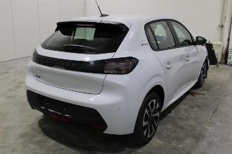 Peugeot 208  picture 3