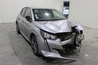 Peugeot 208  picture 2