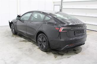 Tesla Model 3  picture 4