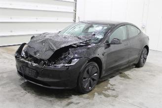 krockskadad bil auto Tesla Model 3  2023/11