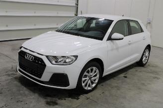 krockskadad bil auto Audi A1  2025/7