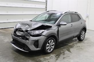 krockskadad bil auto Kia Stonic  2025/4