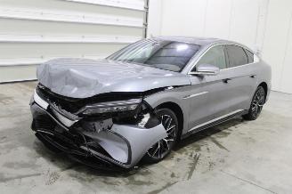 krockskadad bil auto BYD HAN  2023/10