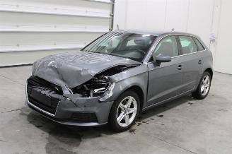Schadeauto Audi A3  2019/11
