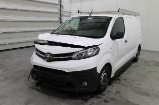 krockskadad bil auto Toyota ProAce  2021/4