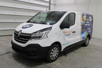 krockskadad bil auto Renault Trafic  2021/8