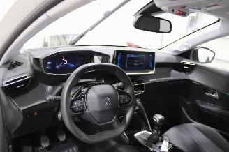 Peugeot 208  picture 9