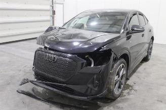 krockskadad bil auto Audi Q4 e-tron 2025/6