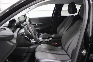 Peugeot 208  picture 11