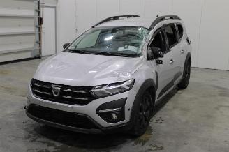 krockskadad bil auto Dacia Jogger  2022/7