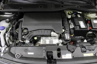 Peugeot 208  picture 13