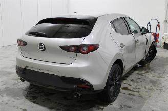 Mazda 3  picture 3