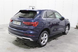 Audi Q3  picture 3