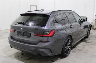 BMW 3-serie 330 picture 3