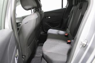 Peugeot e-208  picture 10