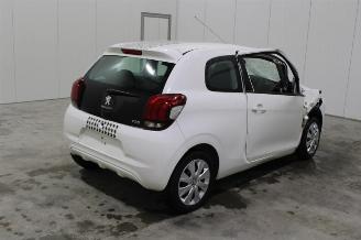 Peugeot 108  picture 3