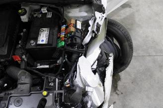 Peugeot 208  picture 15