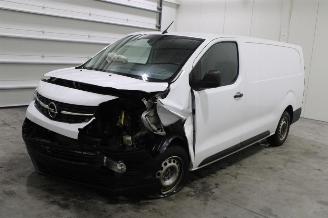 Vaurioauto  passenger cars Opel Vivaro  2024/4