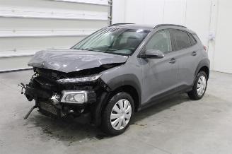 damaged passenger cars Hyundai Kona  2021/2