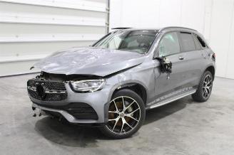 damaged passenger cars Mercedes GLC 300 2022/7
