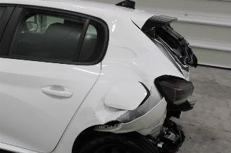 Peugeot 208  picture 23