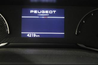 Peugeot 208  picture 12