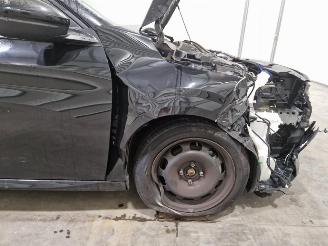 Peugeot 208  picture 6