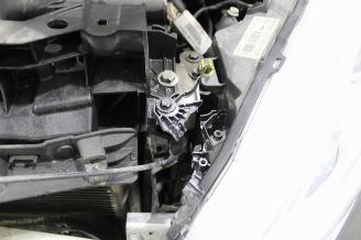 Peugeot 208  picture 19