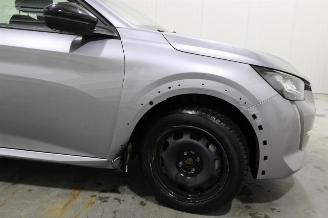 Peugeot 208  picture 5