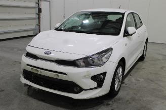 Unfallwagen Kia Rio  2021/8