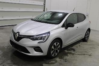 skadebil auto Renault Clio  2023/1