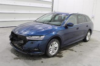 damaged passenger cars Skoda Octavia  2022/2