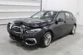 skadebil auto BMW 1-serie 118 2020/10
