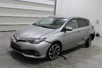 krockskadad bil auto Toyota Auris  2016/12