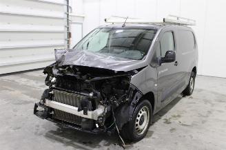 Vrakbiler auto Peugeot Partner  2022/4