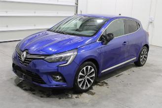 Damaged car Renault Clio  2023/4