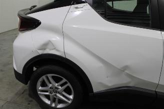 Toyota C-HR  picture 8