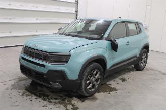 Salvage car Jeep Avenger  