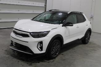 skadebil auto Kia Stonic  2023/10