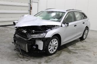 Voiture accidenté Skoda Octavia  2025/6