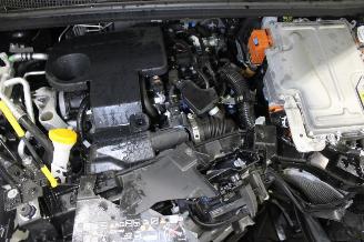 Renault Captur  picture 12