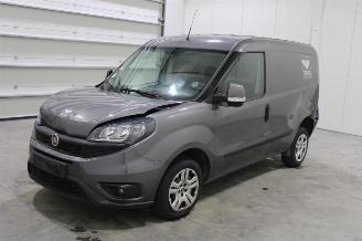 krockskadad bil auto Fiat Doblo  2023/3