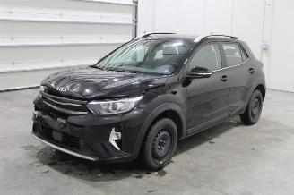 krockskadad bil auto Kia Stonic  2024/4