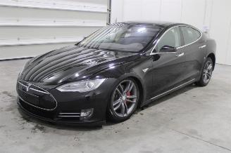 Vaurioauto  passenger cars Tesla Model S  2014/12