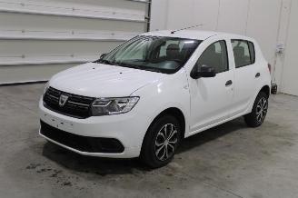 Vaurioauto  passenger cars Dacia Sandero  2018/9