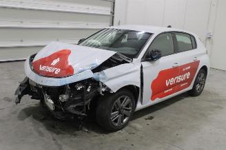 damaged passenger cars Peugeot 308  2025/8