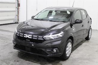 krockskadad bil auto Dacia Sandero  2024/4
