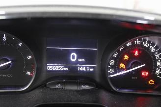 Peugeot 208  picture 13