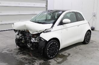 krockskadad bil auto Fiat 500  2022/9