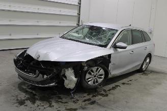 Damaged car Skoda Octavia  2022/7